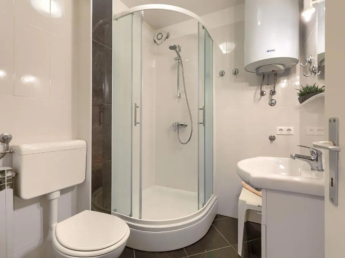 Apartment Zrinka-2 By Interhome Poreč 0*,